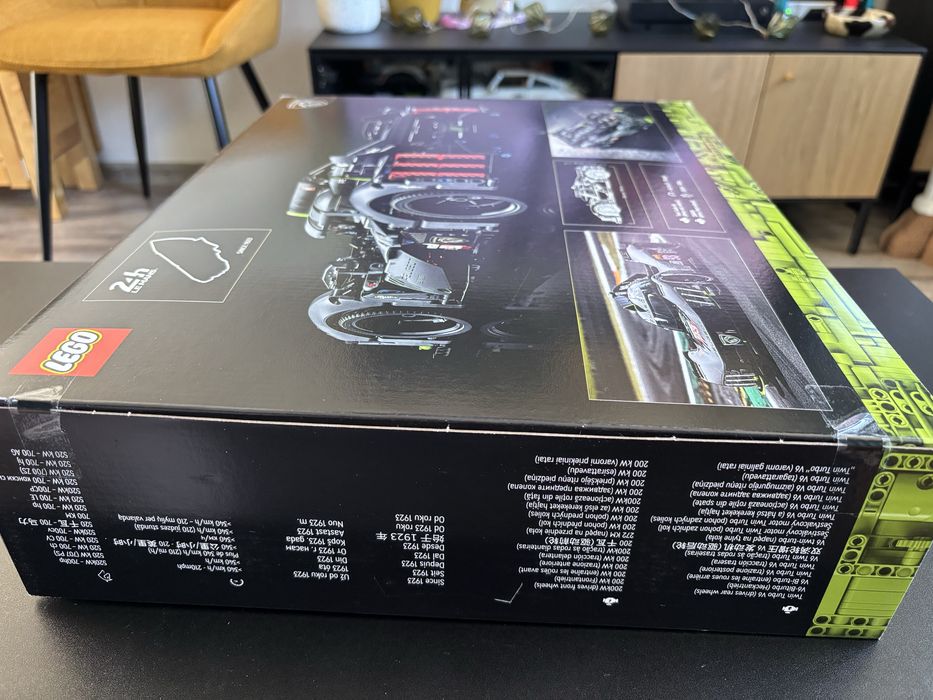 LEGO 42156 Technic Peugeot 9X8 24H Le Mans Hybrid Hypercar