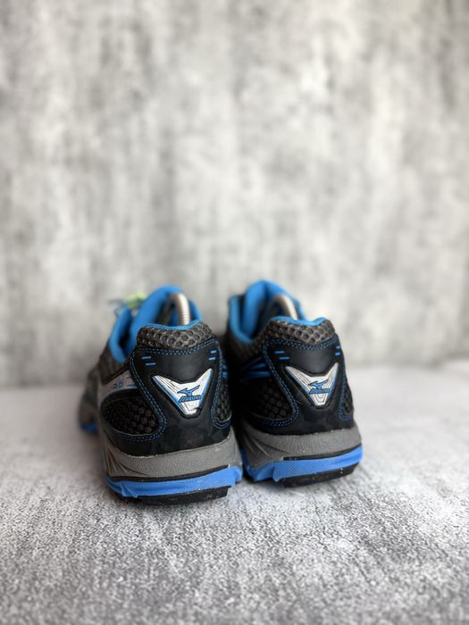 Кросівки чоловічі Mizuno Wave Ascend 41(26.5)
