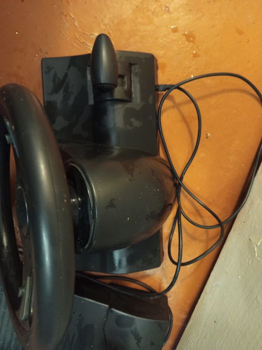 Продам игровую консоль