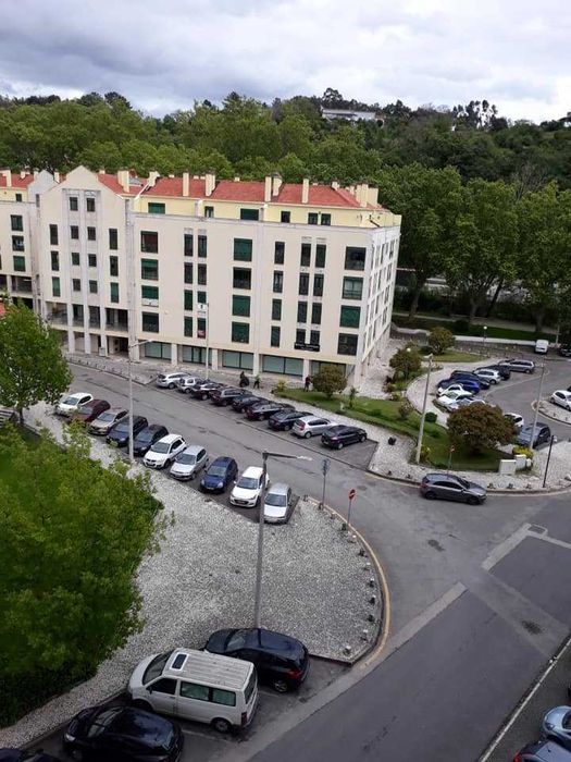 Apartamento T4, usado em bom estado conservação