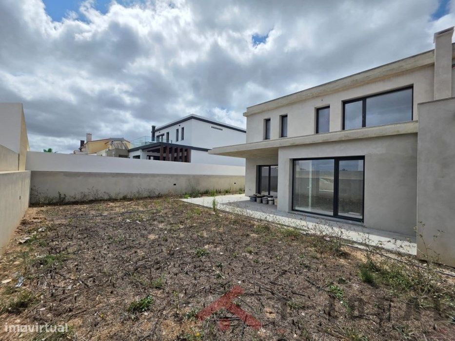 Moradia T4 Moderna na Lourinhã