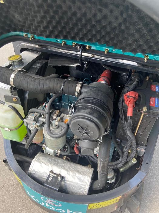 Мініекскаватор Kubota LX9-12