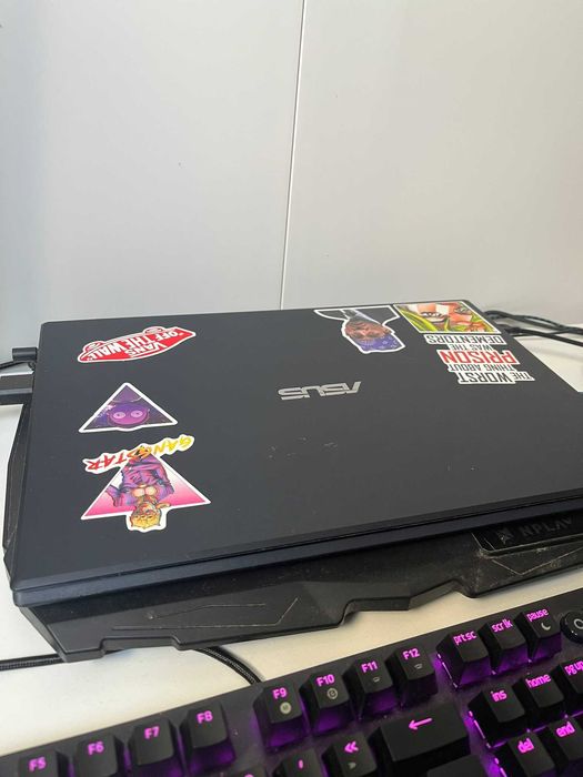 Portátil Asus x571gt