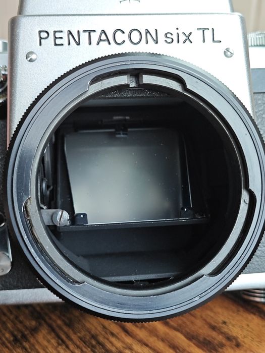 Aparat Pentacon six TL gabinetowy stan średni format