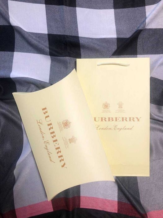 Платок Burberry в клетку бежевый с коробкой