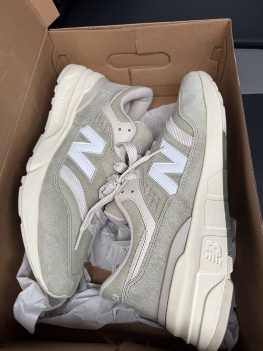 Кросівки New Balance 997R Olivine