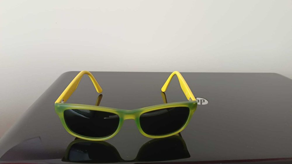 Óculos sol criança Lacoste verde/amarelo