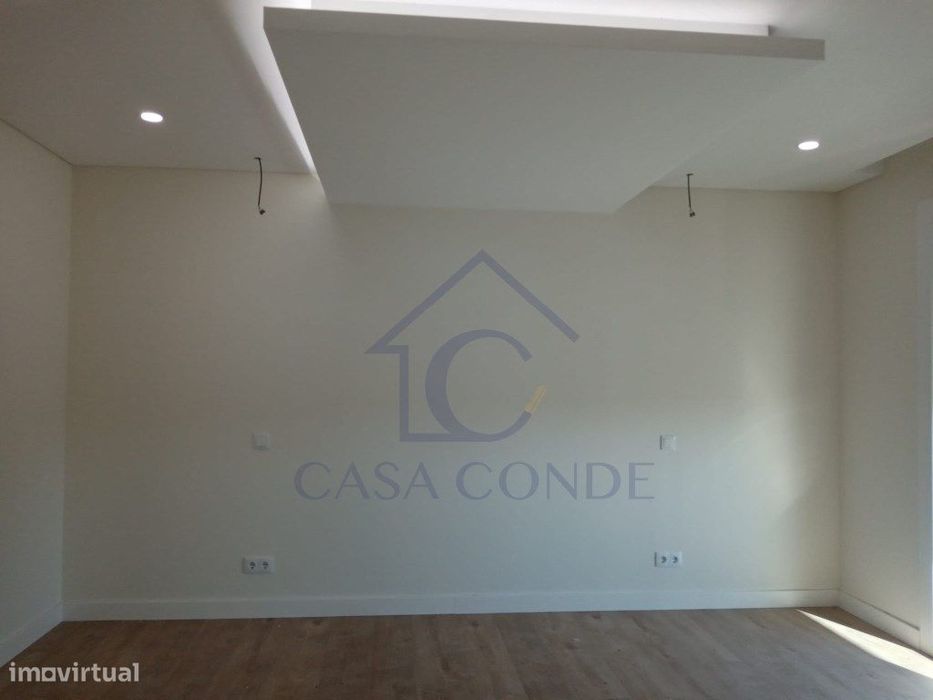 Moradia T4 Duplex com piscina, 180 m², acabamentos de luxo