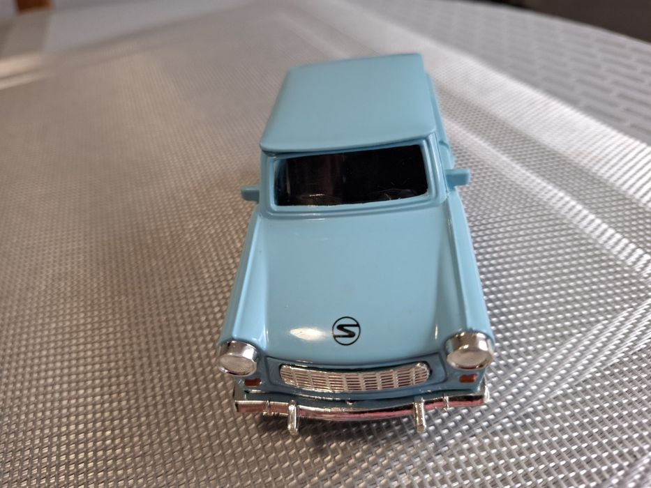 Model samochodu trabant skala 1:43