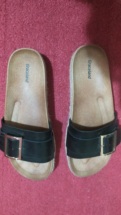 Chinelos pretos sra 39