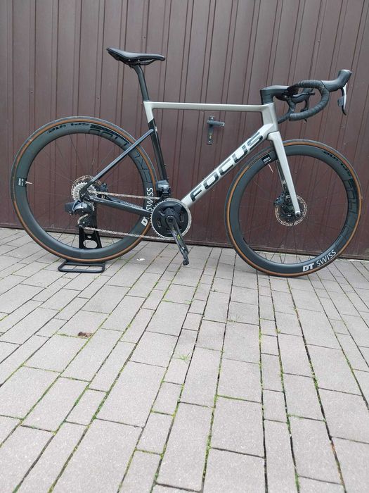 Rower szosowy Focus Izalco Max 9.7 | SRAM Force AXS | DT Swiss ERC 1400