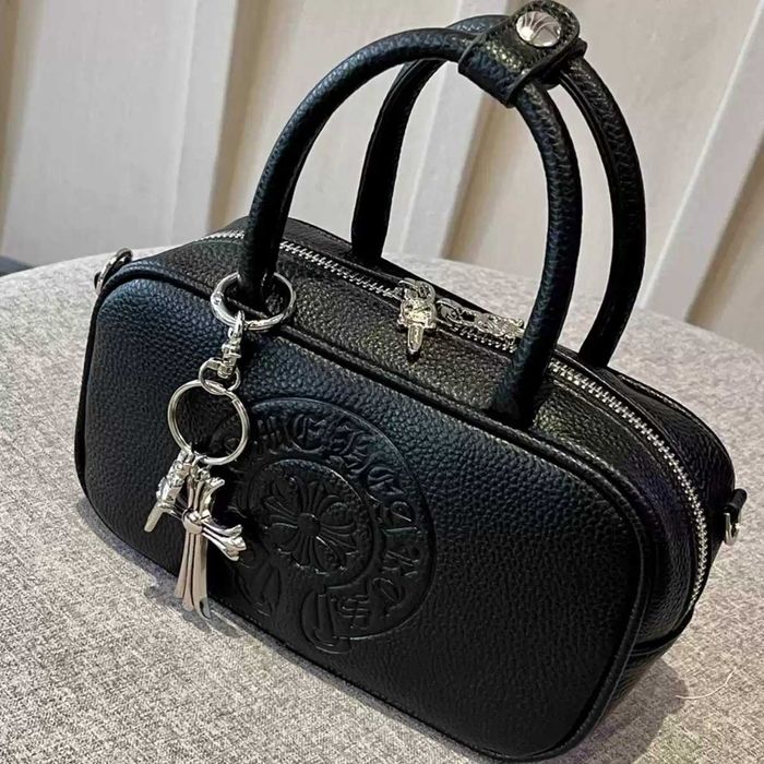мини-сумка бочонок в стиле Хром Хартс Chrome Hearts / Черная сумка с брелоком и кинжалом