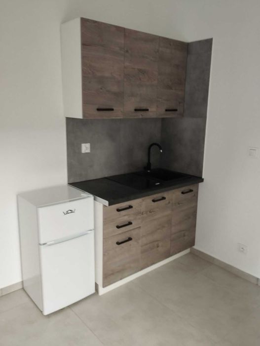 Wynajmę pokój z aneksem kuchennym