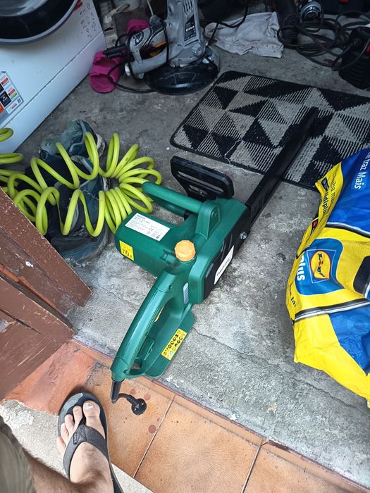 Moto serra nova. Apenas foi ligada para testes