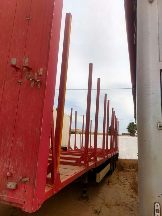 Semi-reboque Porta Madeira