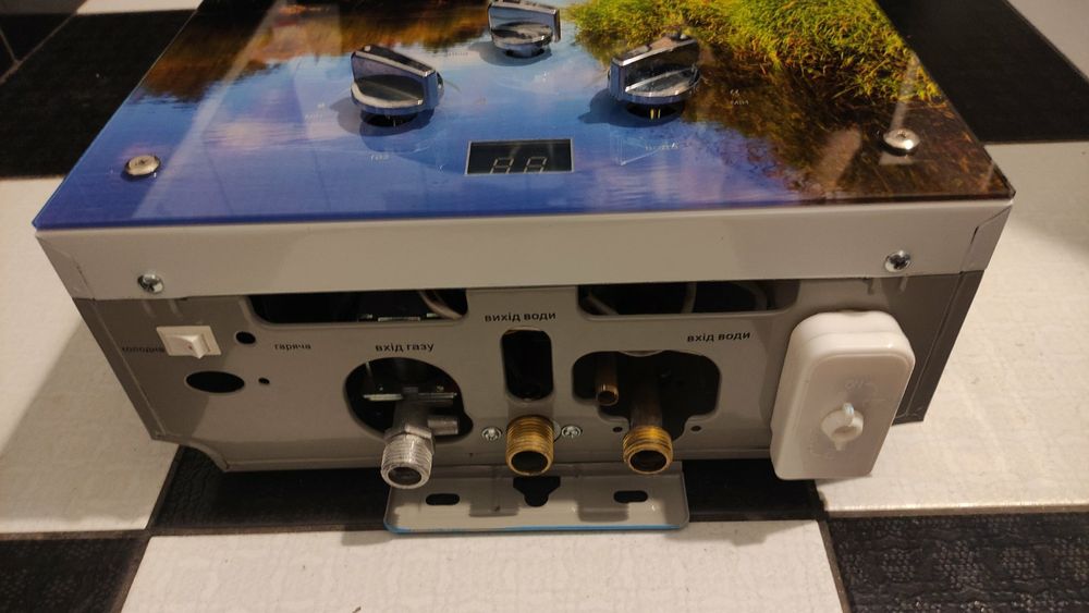 Продам Газову Колонку DION