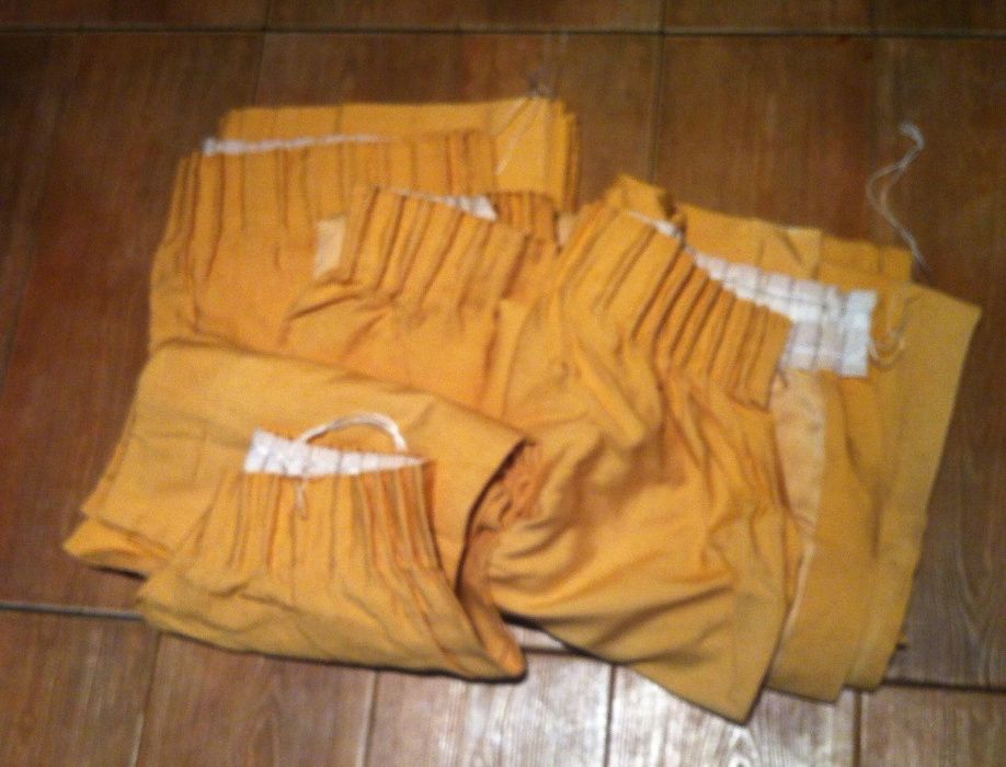 Par de guarda cortinados estilo classico antigo dourado