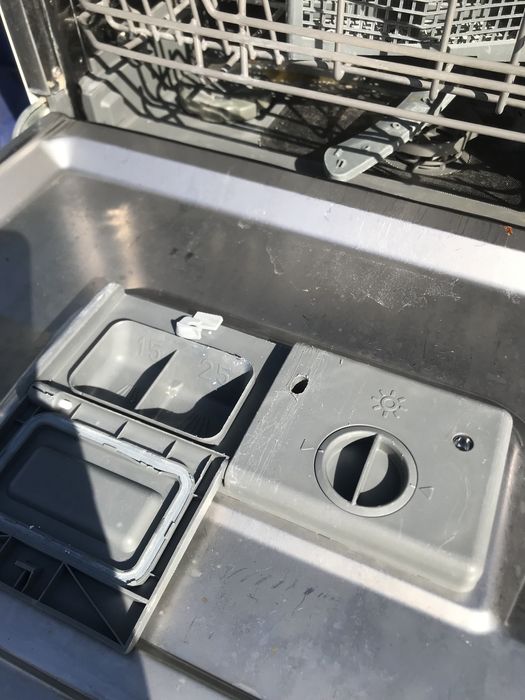 Посудомиюча машинка настільна Electrolux 2400 на запчастини