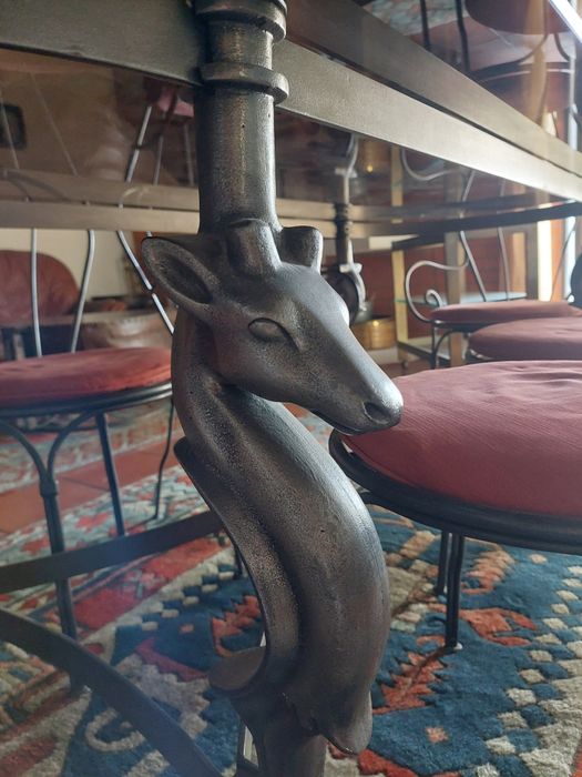 Mesa de jantar, cadeiras e consola