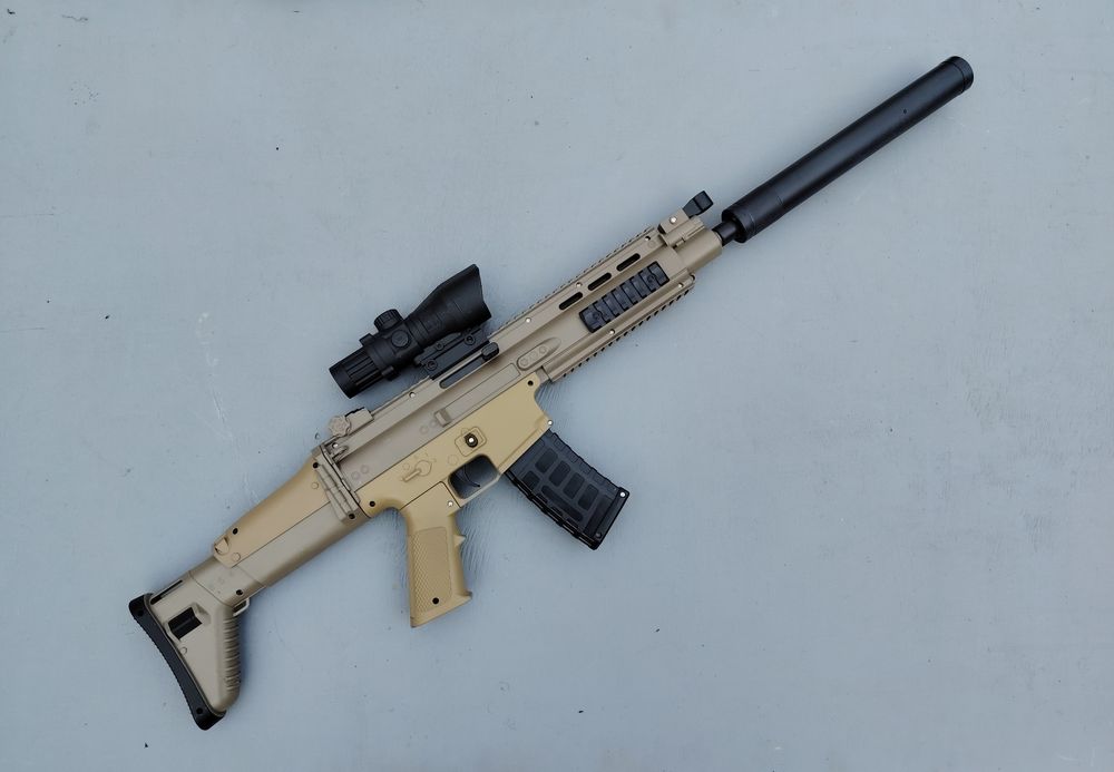 грашковий автомат SCAR на орбізах орбіган гель бластер