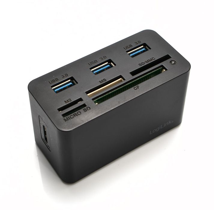 HUB LogiLink 8-portowy z czytnikiem kart All-in-One czarny