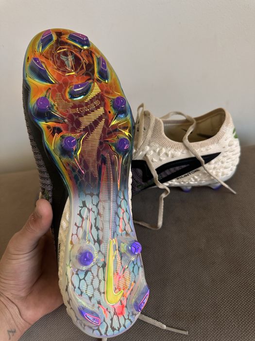 Chuteiras Nike Phantom 6 Mamba 42