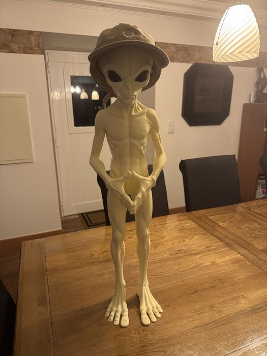 Estátua alien grande formato, muito real