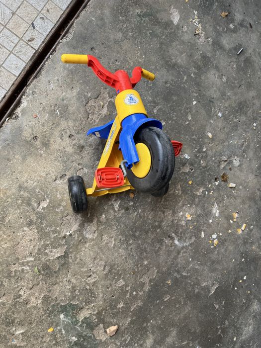 triciclo em bom estado