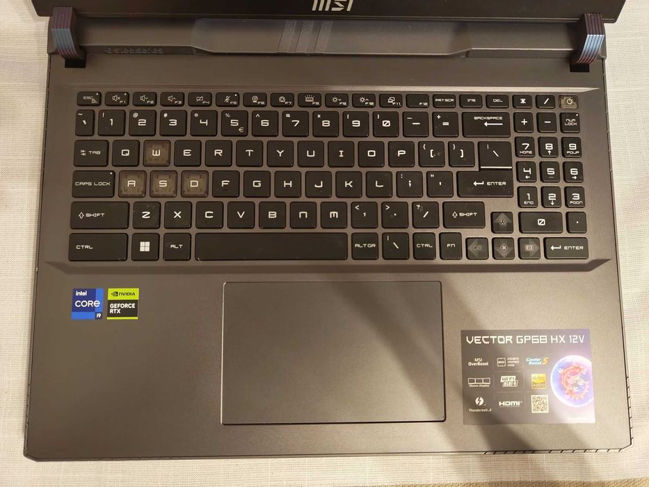 IDEALNY Mocny laptop do gier - MSI Vector GP68HX 12VH-026PL i9-12900HX 144Hz 16GB 1TB RTX4080