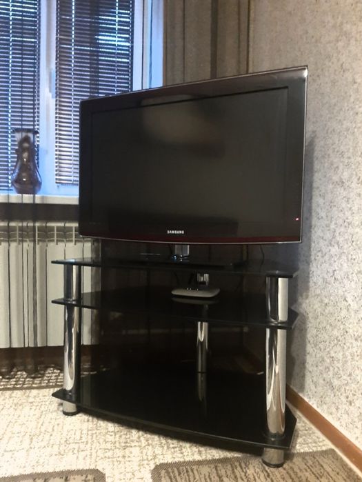 1 - кімнатна квартира. Центр міста. Smart TV Box.