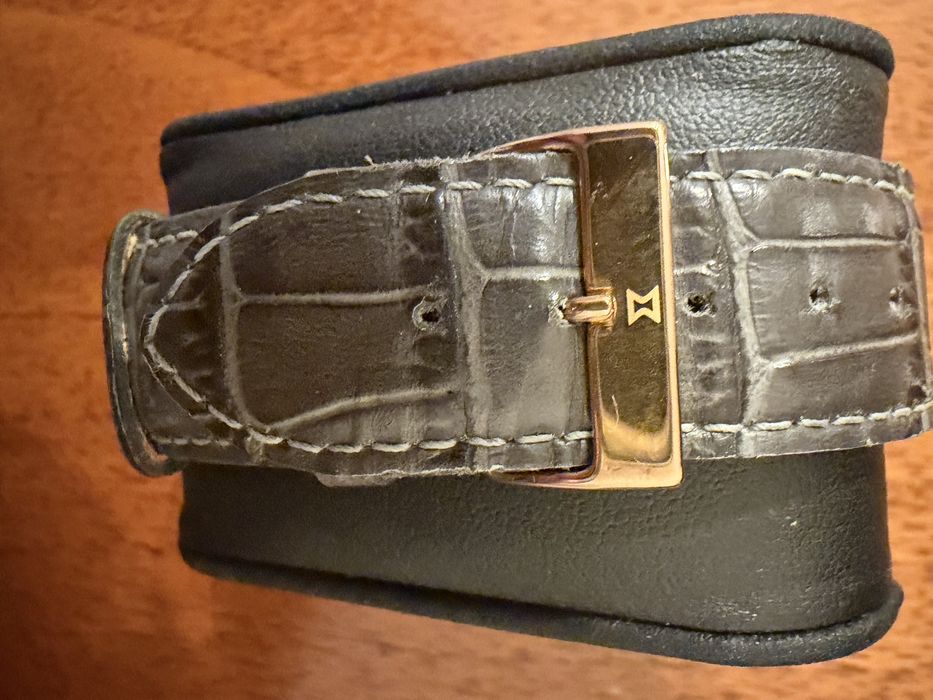 Швейцарские механические часы EDOX