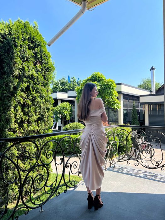 Святкове плаття PrettyLittleThings