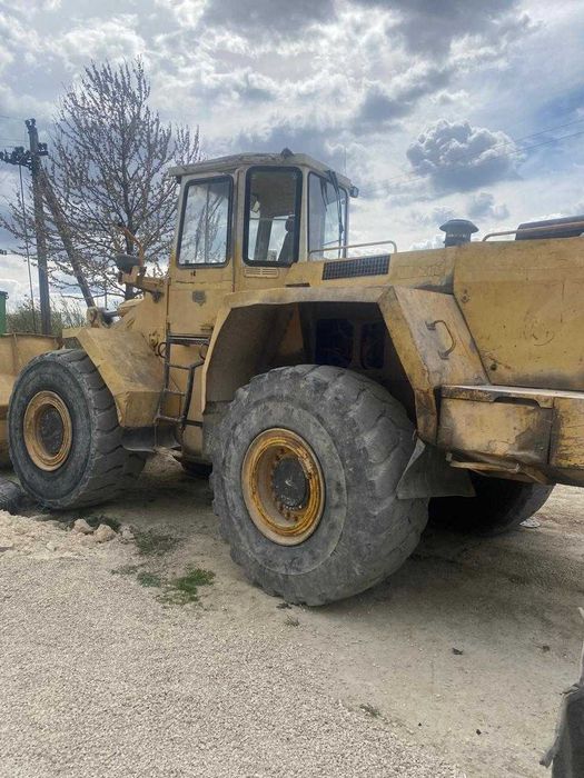 Продам фронтальний навантажувач Liebherr L551