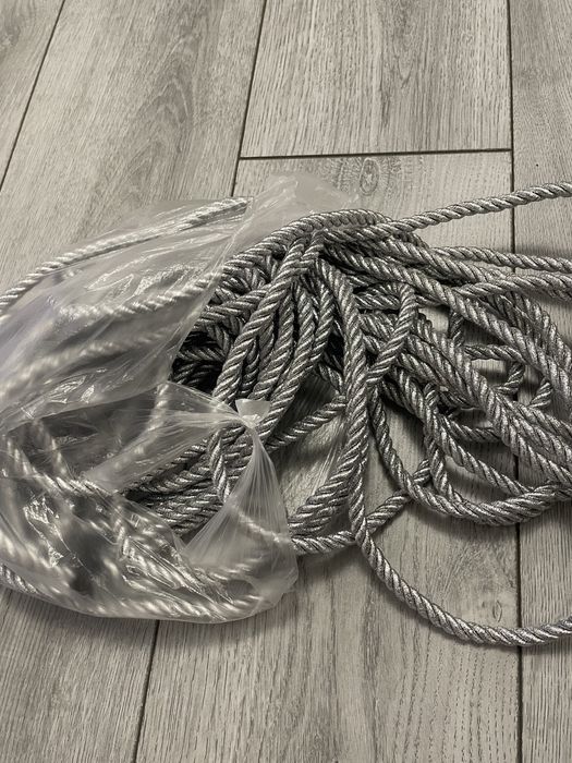 Шнурок на закінчення натяжного потолку або на інші цілі