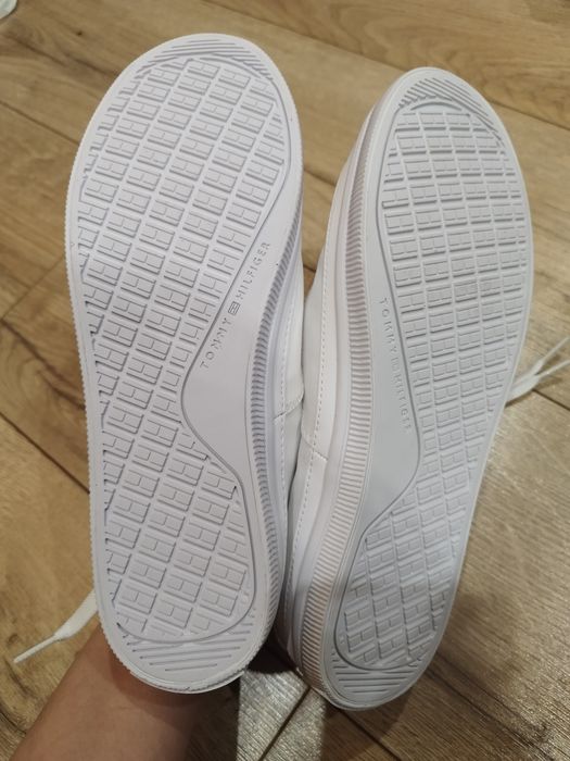 Tenisówki Essential Kesha Lace Tommy Hilfiger rozmiar 35