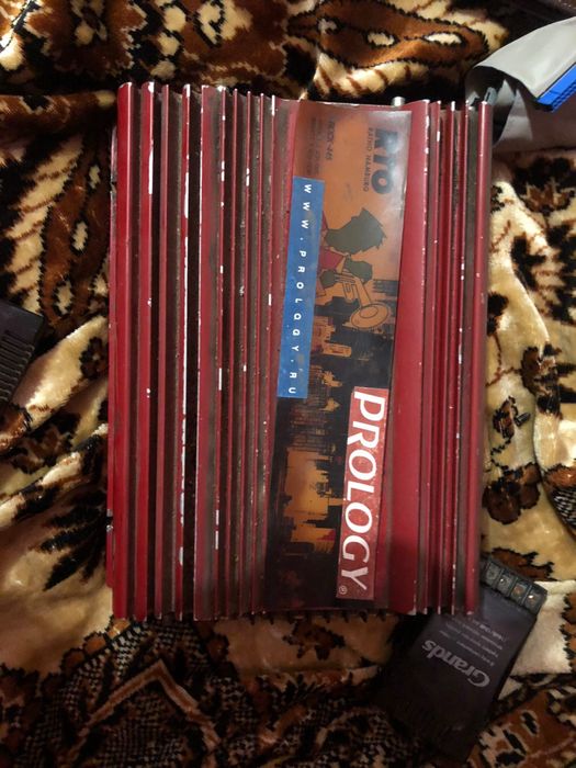 Підсилувач 6х канальний виход 6 вхід 4 канала