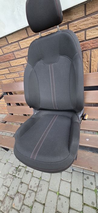 Fotele Opel Corsa  D E