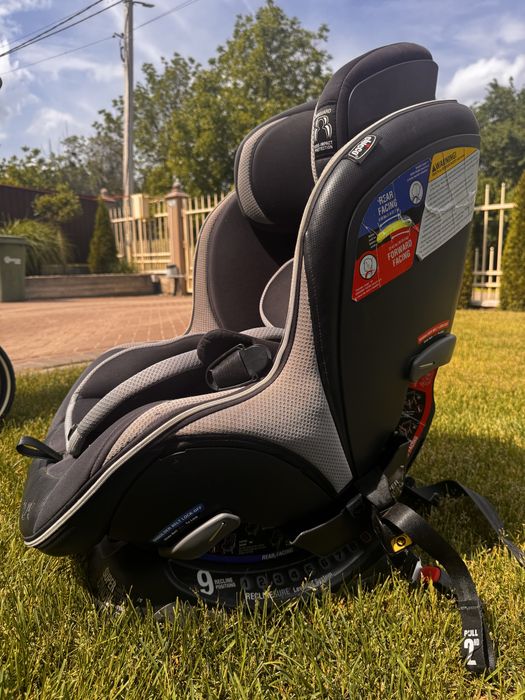 Автокрісло Chicco NextFit Zip Max 0+/1/2/3 (1,8–29,5 кг)