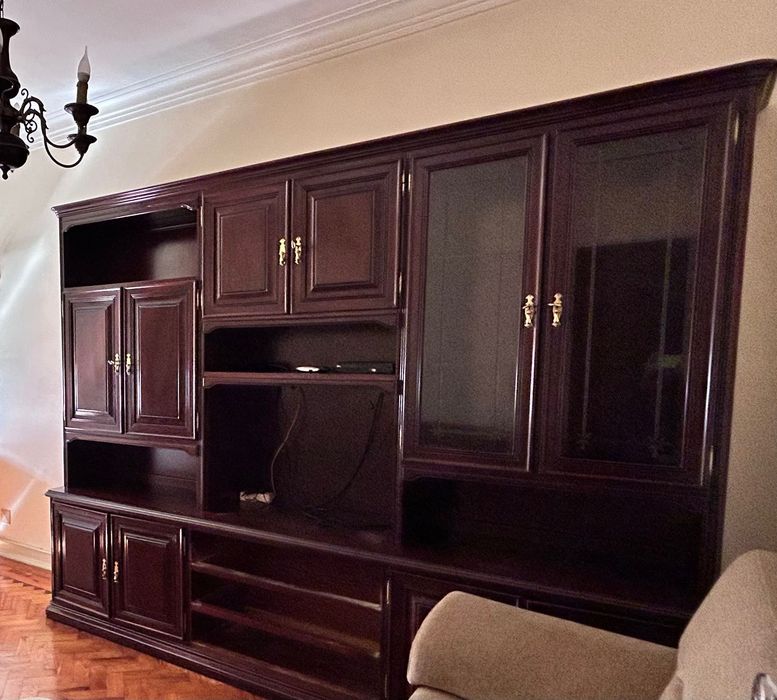 Móve de sala em Madeira maciça