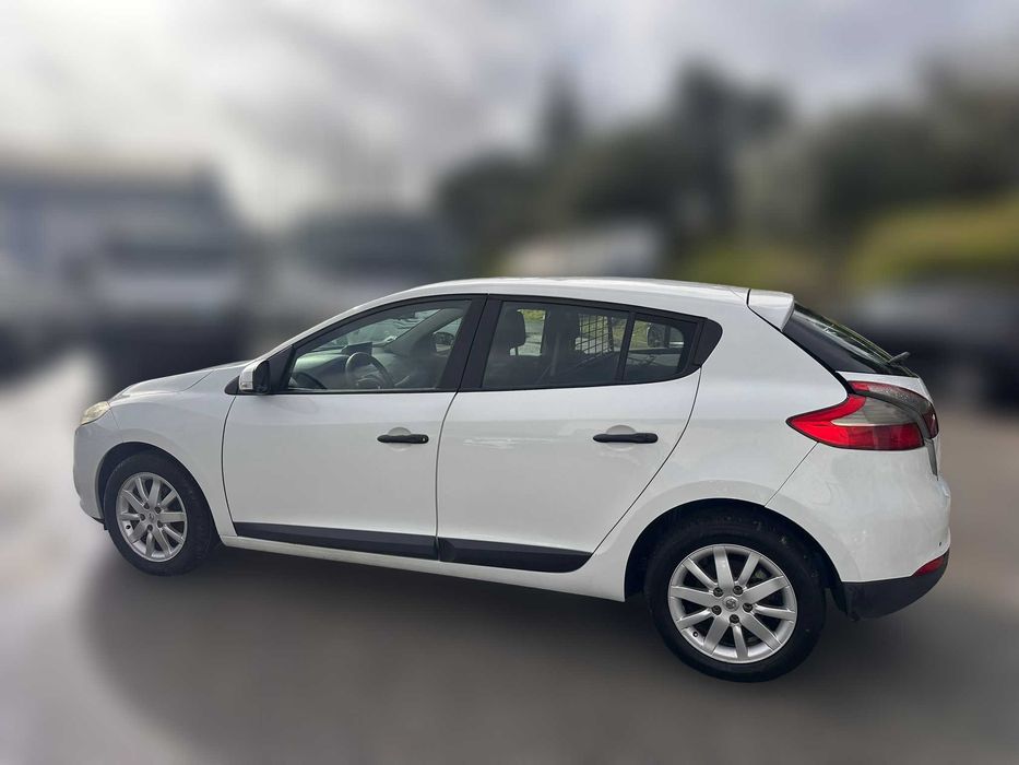 Renault Mégane 1.5 DCI Van de 2010 Salvado