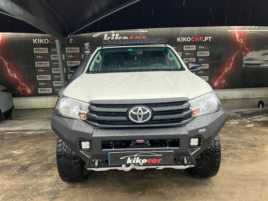 Toyota Hilux 2.4 D-4D 4WD CD Tracker
