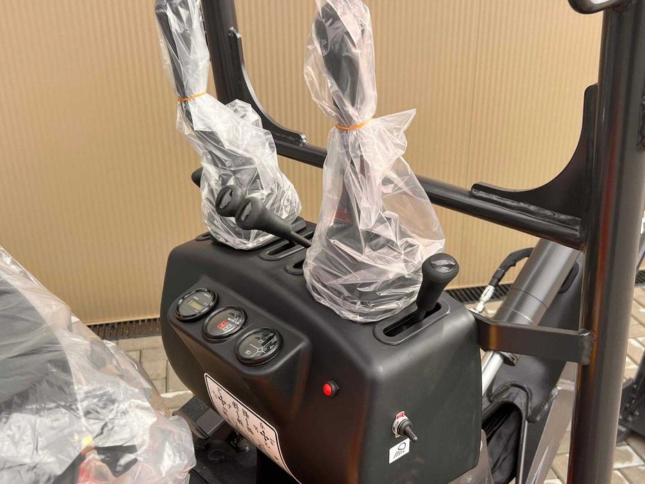 MINI GIRATORIA XN 12.8 RHINOCEROS 1000KG Motor Kubota