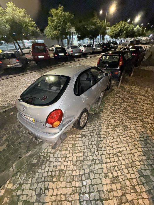 Toyota Corolla 1.4 VVT-i 2000 – acidentado