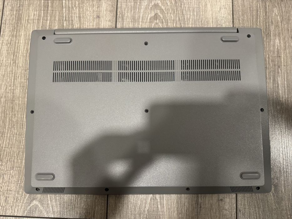 Ігровий ноутбук Lenovo. MX330, i3 1005G1, 12Gb DDR4, NVMe256Gb.