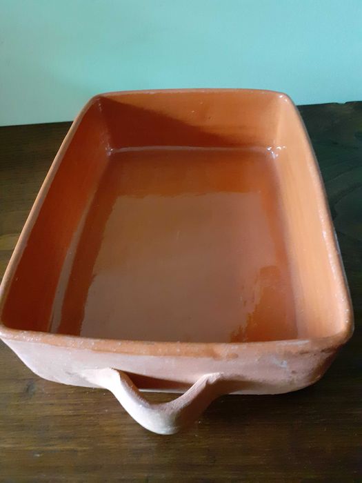 1 mochila, 1 pingadeira, caixas, 2 corta unhas e 1 base panelas