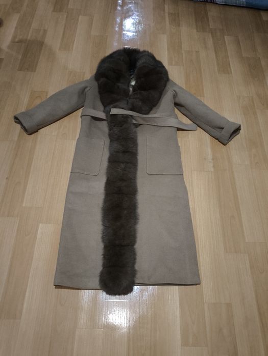 Пальто женское с натуральным мехом