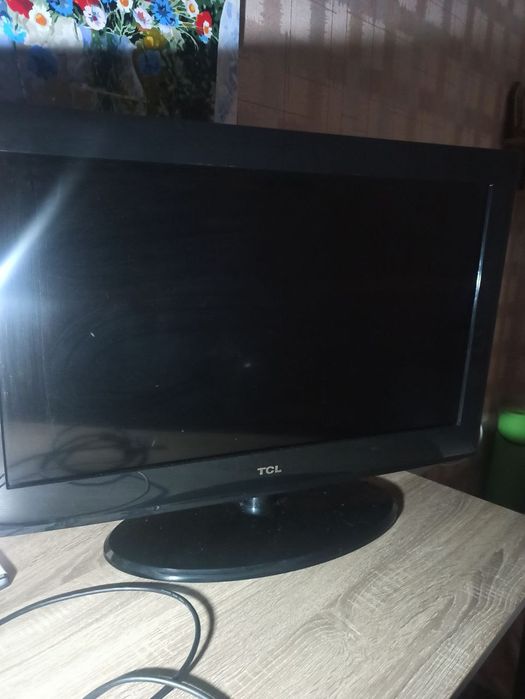 Телевізор TCL 32D10