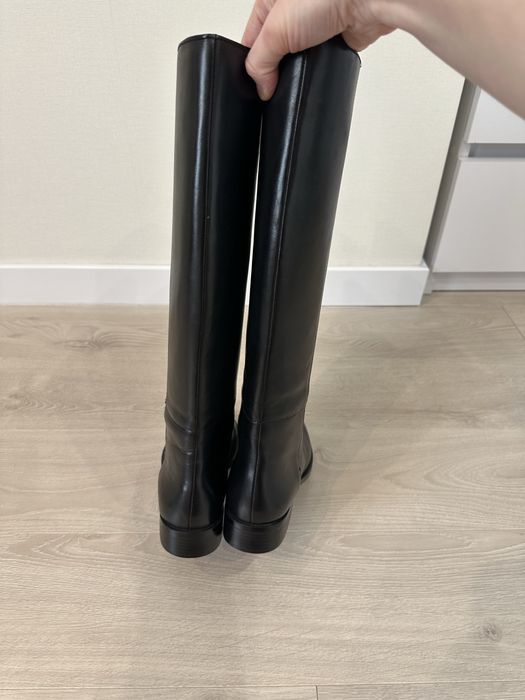 Шкіряні чоботи Zara 37 38 р. чорні  чоботи труби zara жокейки zara