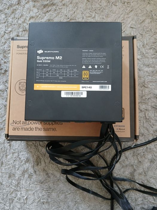 Arctic Liquid Freezer 2 ARGB i zasilacz 550w gold