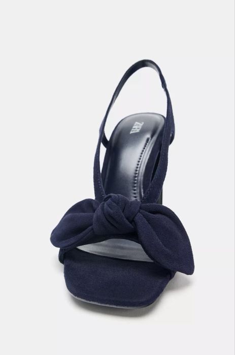 Замшеві босоніжки Zara